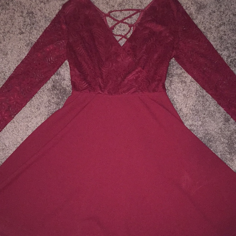 Windsor burgundy homecoming dress.